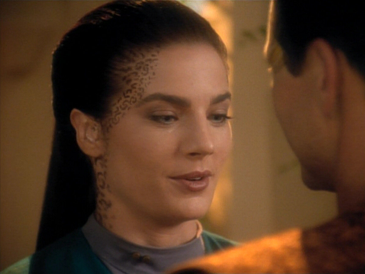 extant_StarTrekDS9_3x08-Meridian_03530.jpg