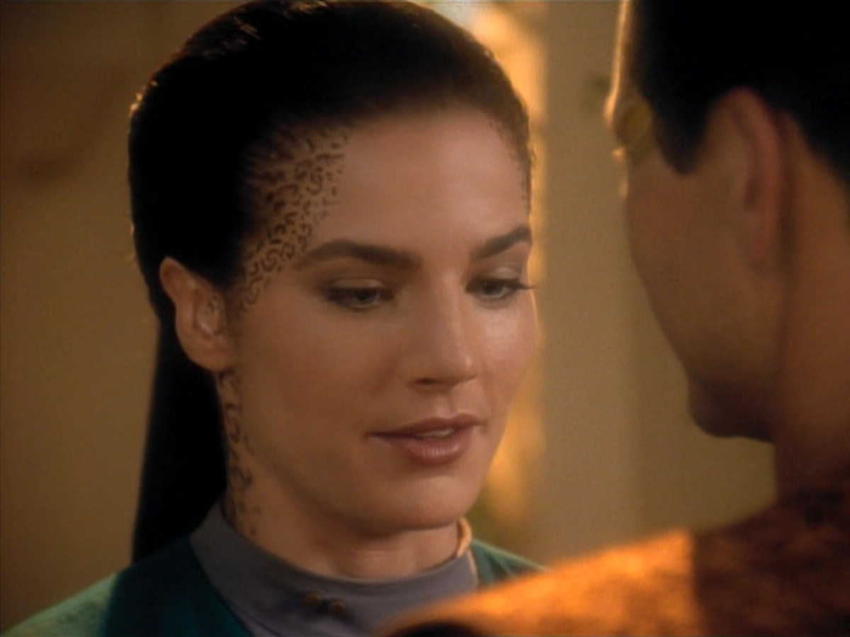extant_StarTrekDS9_3x08-Meridian_03531.jpg
