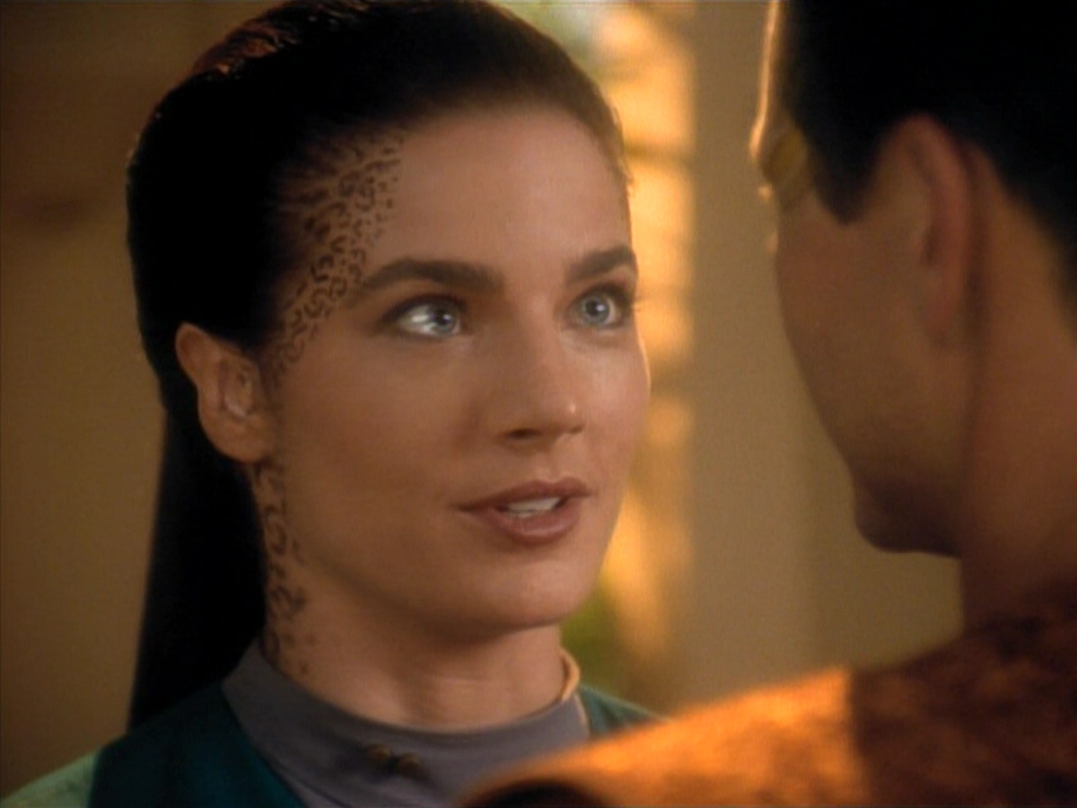 extant_StarTrekDS9_3x08-Meridian_03533.jpg