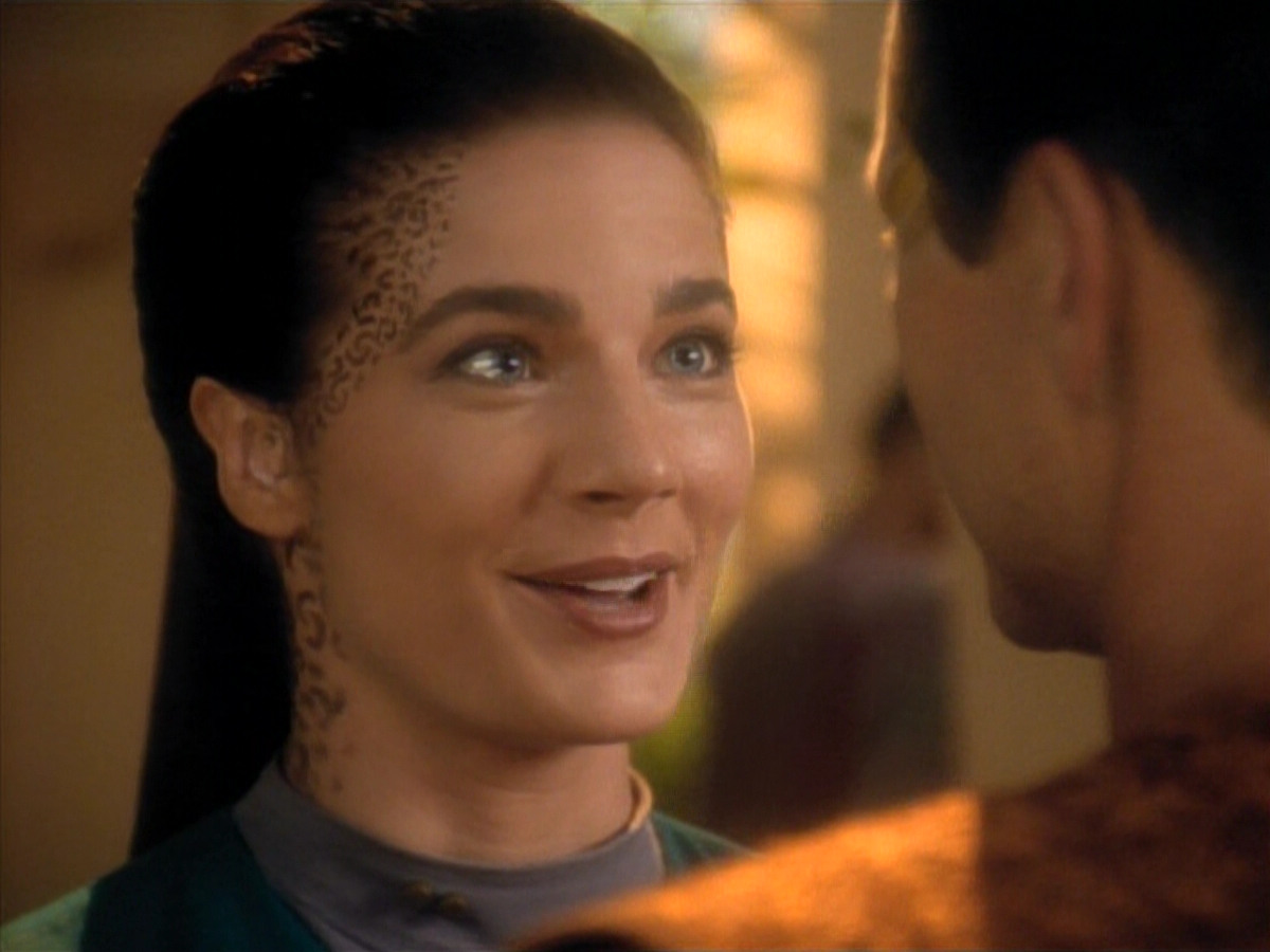extant_StarTrekDS9_3x08-Meridian_03536.jpg