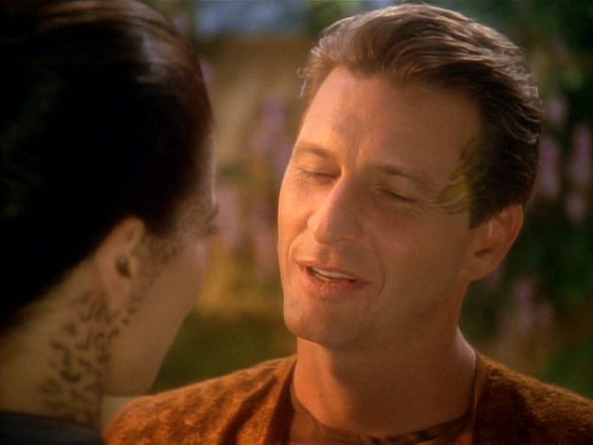 extant_StarTrekDS9_3x08-Meridian_03540.jpg