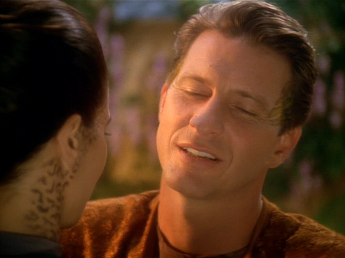 extant_StarTrekDS9_3x08-Meridian_03541.jpg