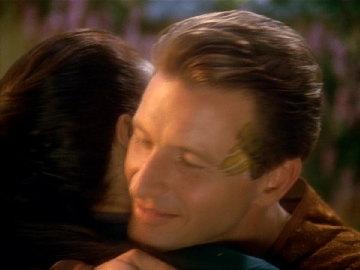 extant_StarTrekDS9_3x08-Meridian_03543.jpg