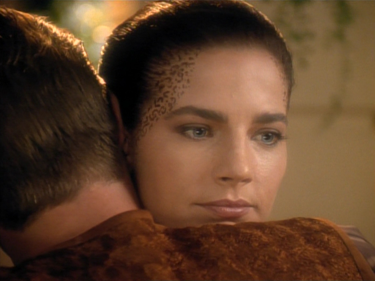extant_StarTrekDS9_3x08-Meridian_03549.jpg