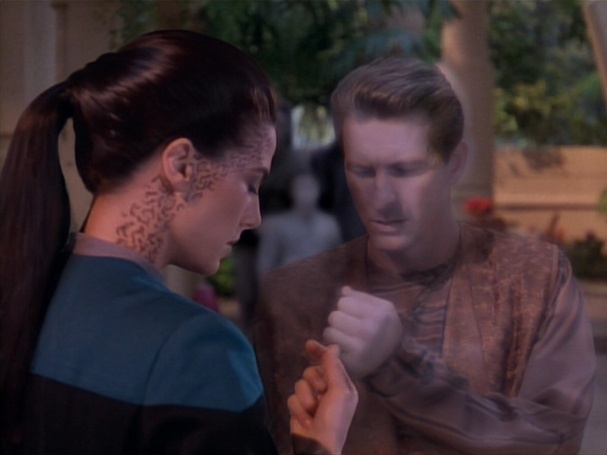 extant_StarTrekDS9_3x08-Meridian_03619.jpg