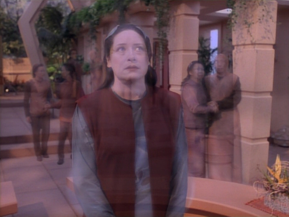 extant_StarTrekDS9_3x08-Meridian_03636.jpg