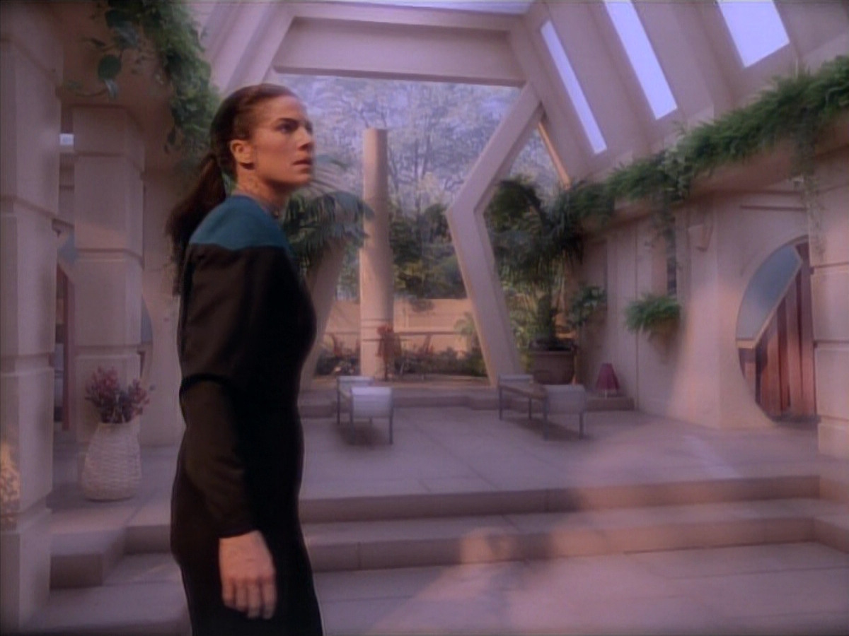 extant_StarTrekDS9_3x08-Meridian_03639.jpg