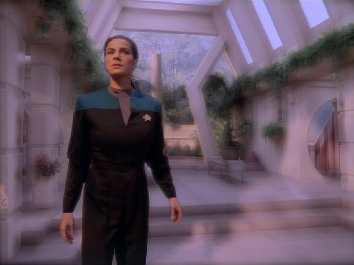 extant_StarTrekDS9_3x08-Meridian_03641.jpg