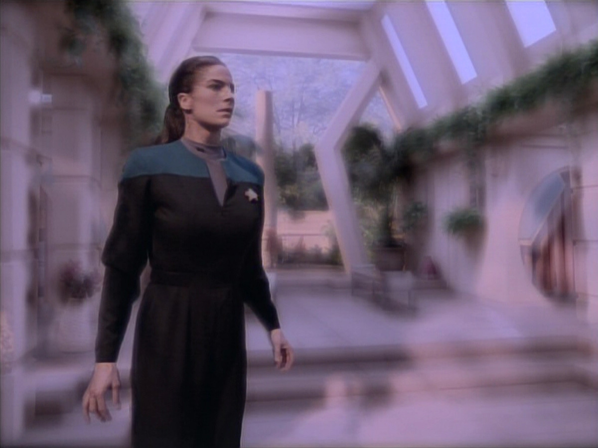 extant_StarTrekDS9_3x08-Meridian_03643.jpg