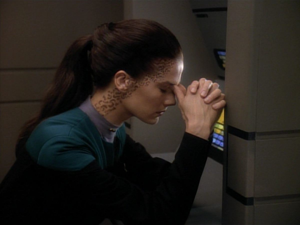 extant_StarTrekDS9_3x08-Meridian_03701.jpg