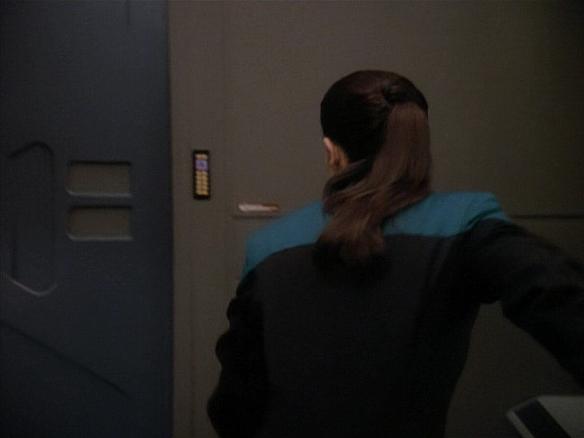 extant_StarTrekDS9_3x08-Meridian_03712.jpg