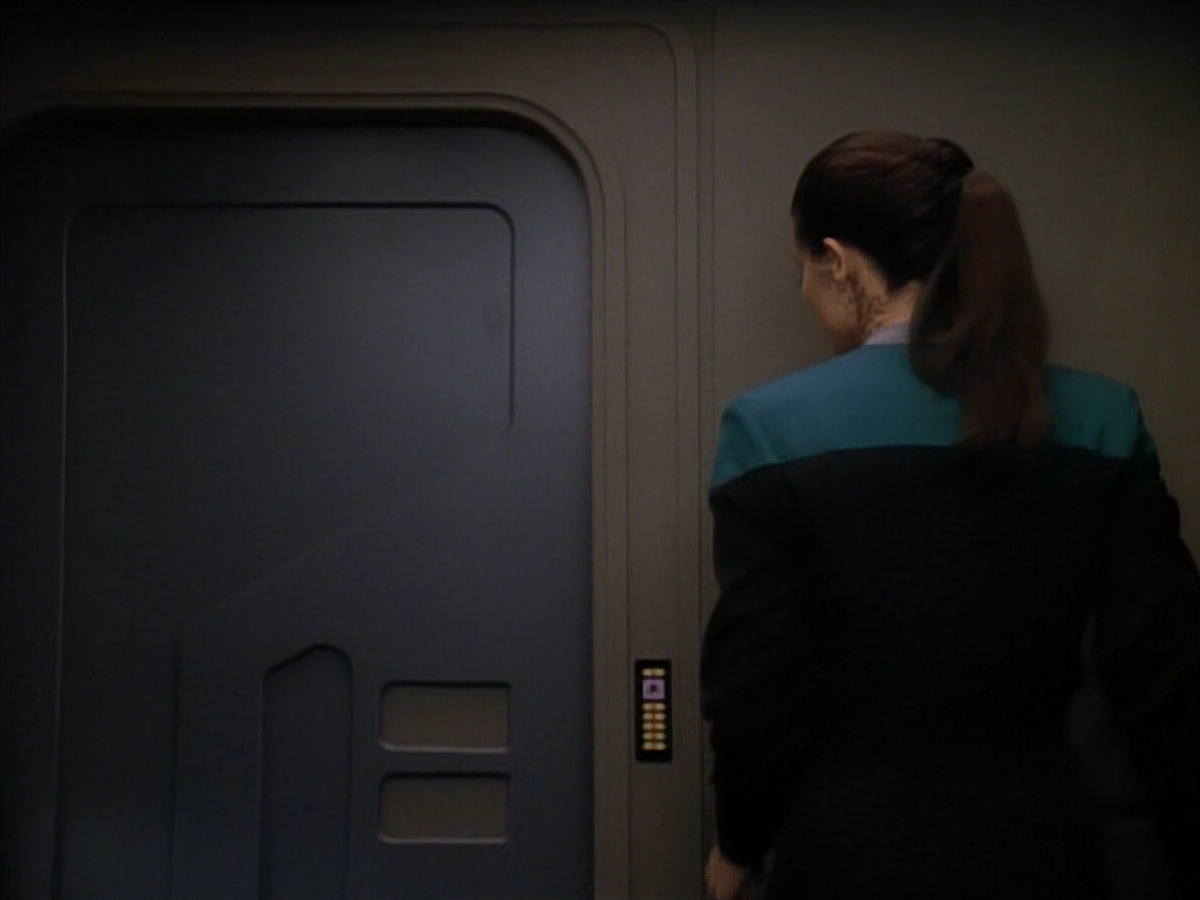 extant_StarTrekDS9_3x08-Meridian_03714.jpg