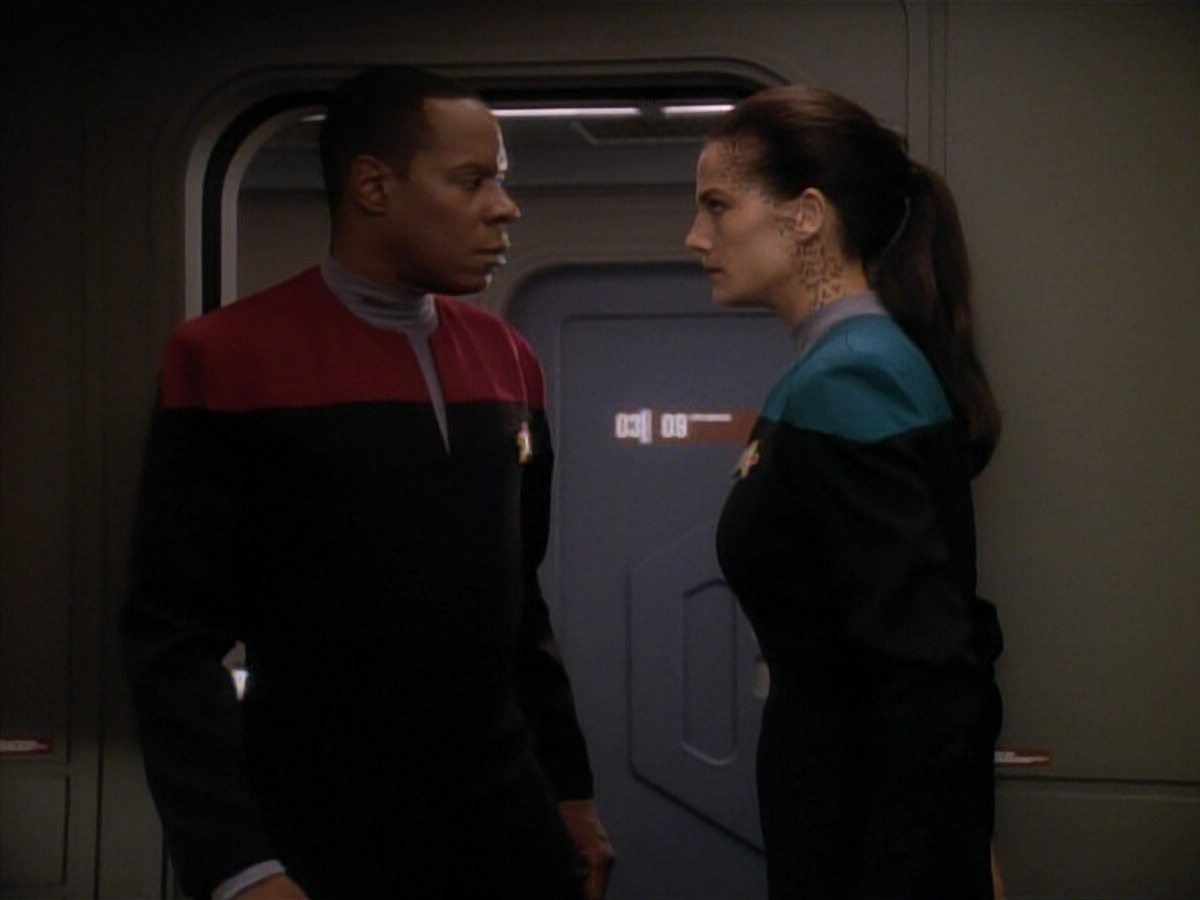 extant_StarTrekDS9_3x08-Meridian_03722.jpg