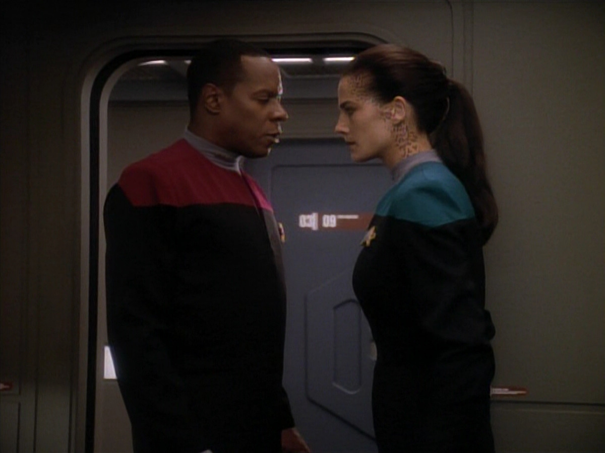 extant_StarTrekDS9_3x08-Meridian_03724.jpg