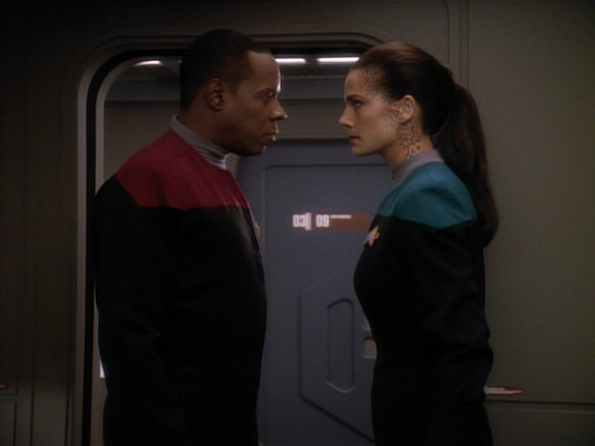 extant_StarTrekDS9_3x08-Meridian_03725.jpg