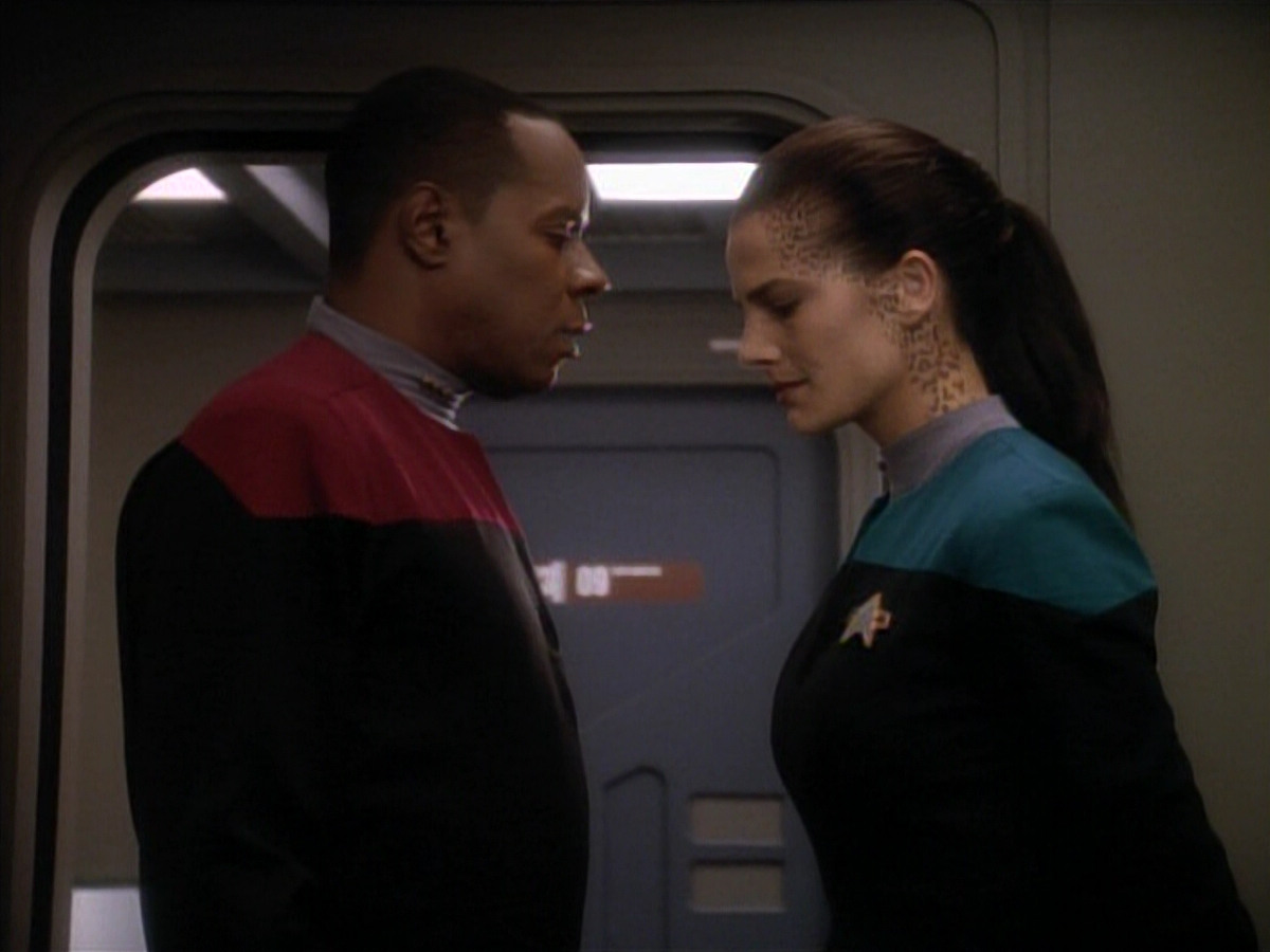 extant_StarTrekDS9_3x08-Meridian_03736.jpg