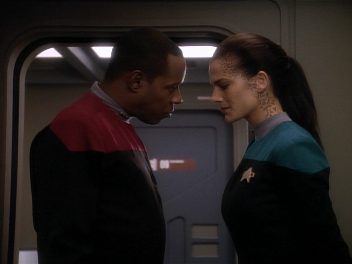 extant_StarTrekDS9_3x08-Meridian_03737.jpg