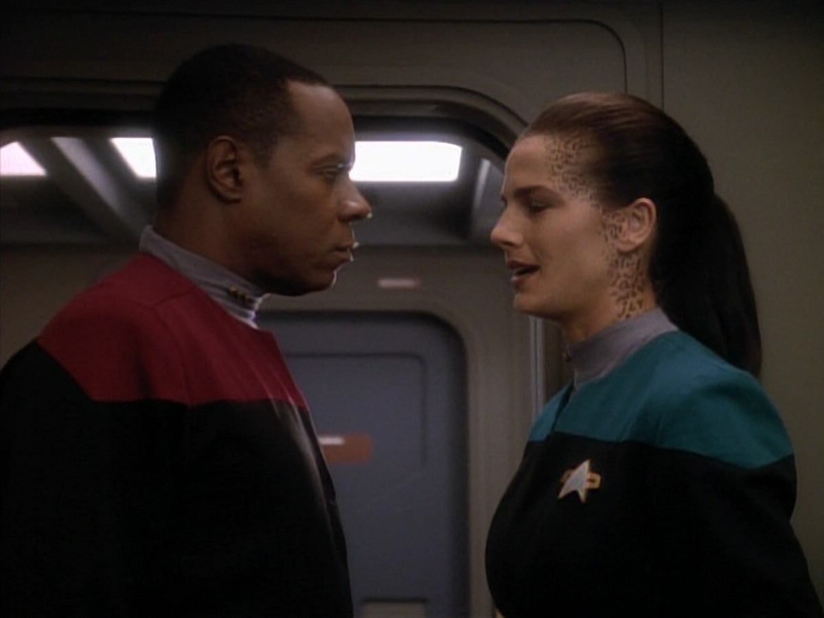 extant_StarTrekDS9_3x08-Meridian_03746.jpg