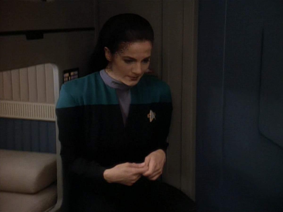 extant_StarTrekDS9_3x08-Meridian_03759.jpg