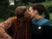Filename=extant_StarTrekDS9_3x08-Meridian_01930.jpg
Filesize=175KiB
Dimensions=1200x900
Date added=Jul 19, 2019 extant_StarTrekDS9_3x08-Meridian_01930.jpg