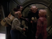 extant_StarTrek_DS9_3x16-ProphetMotive_03632.jpg