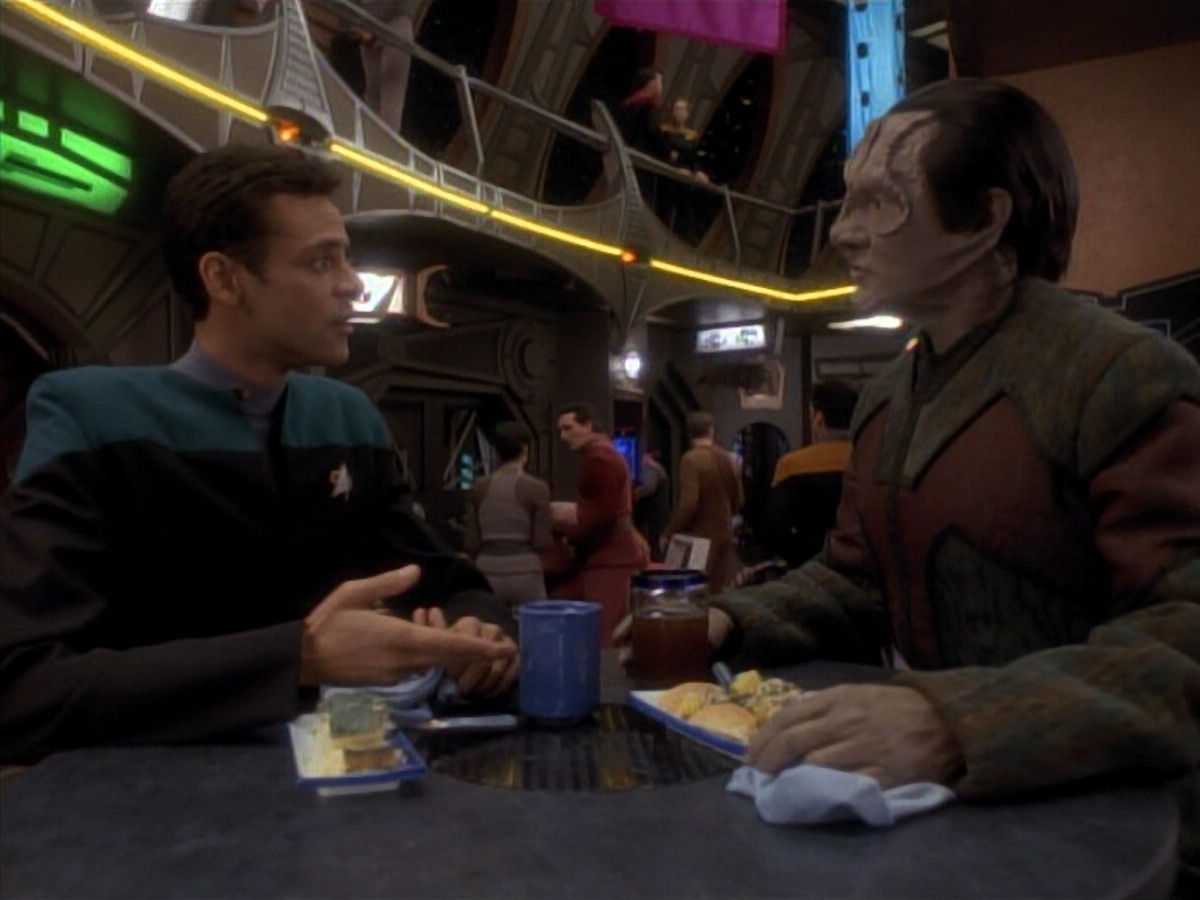 extant_StarTrek_DS9_3x18-DistantVoices_00012.jpg