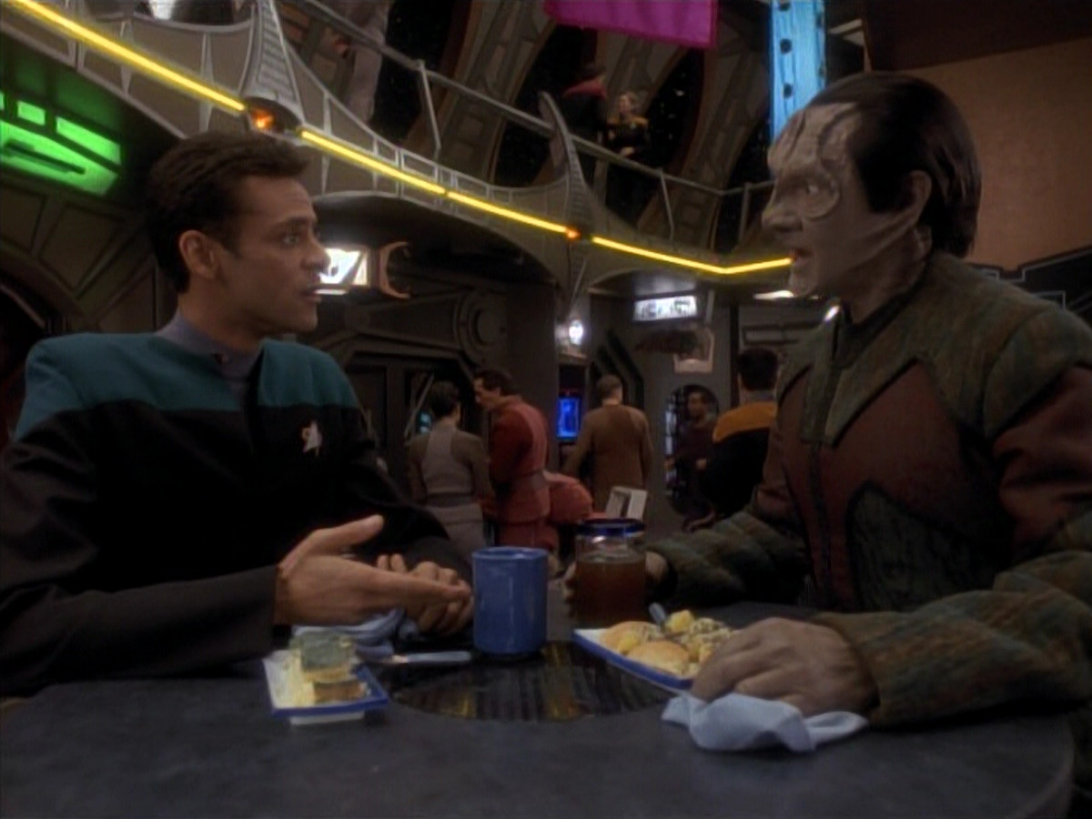 extant_StarTrek_DS9_3x18-DistantVoices_00013.jpg