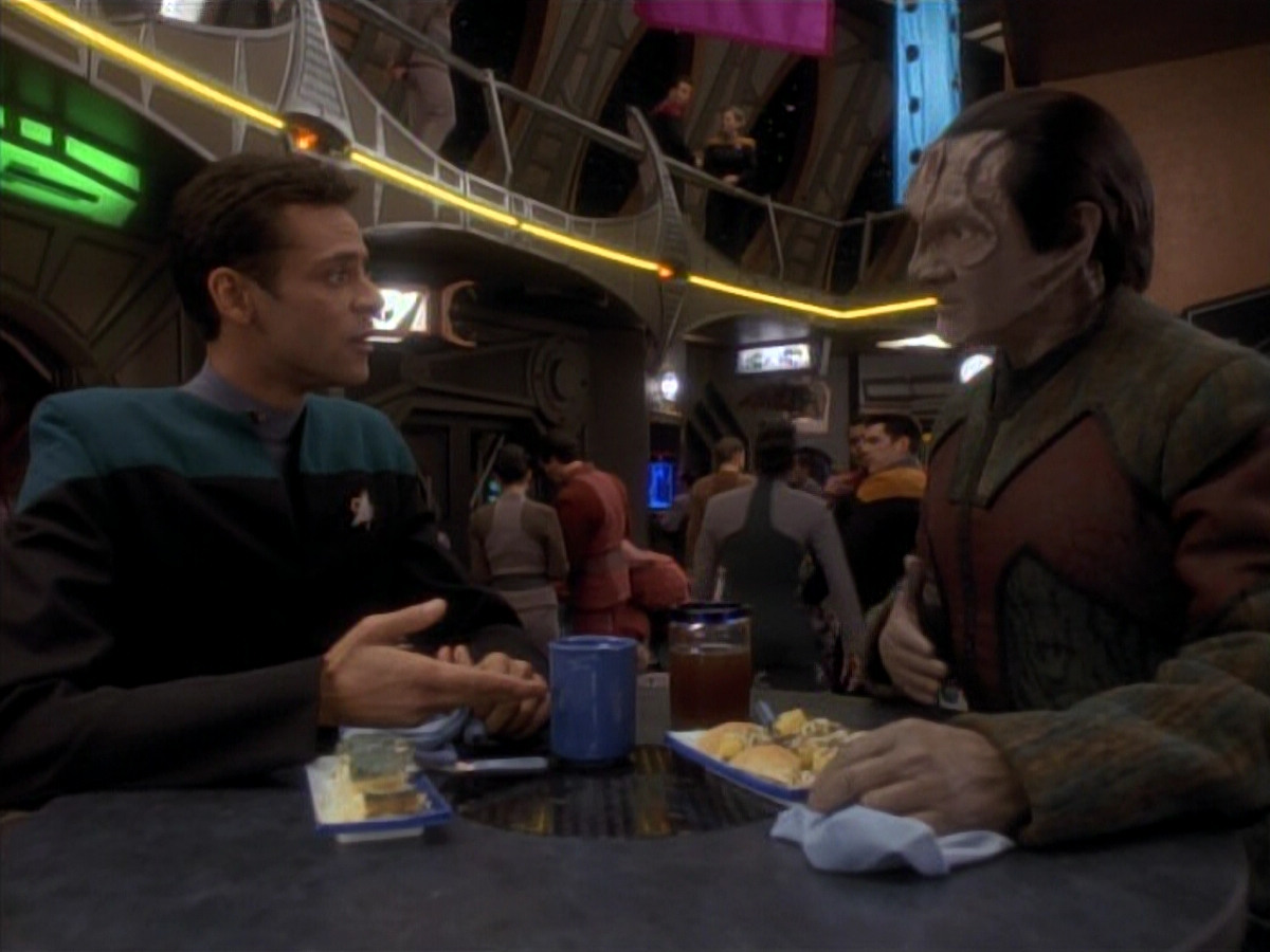 extant_StarTrek_DS9_3x18-DistantVoices_00014.jpg