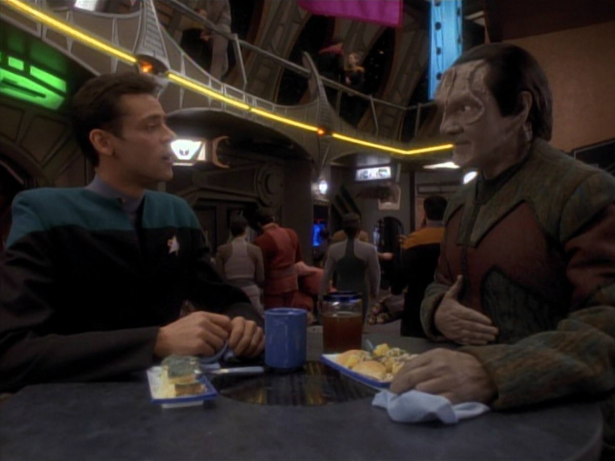 extant_StarTrek_DS9_3x18-DistantVoices_00016.jpg