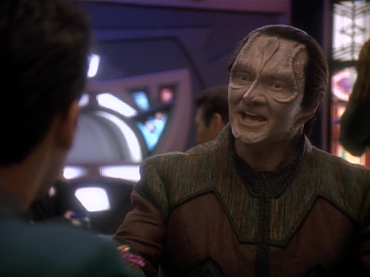 extant_StarTrek_DS9_3x18-DistantVoices_00038.jpg