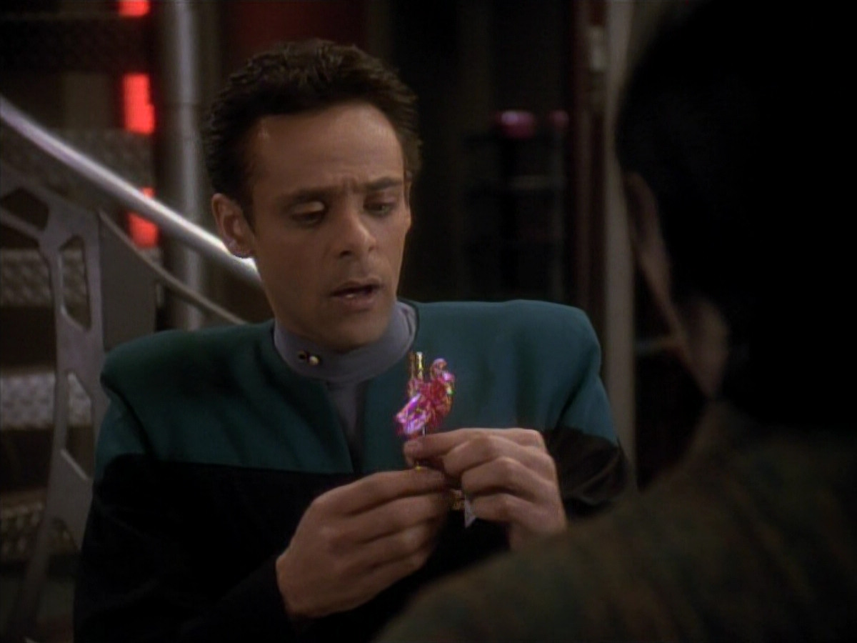 extant_StarTrek_DS9_3x18-DistantVoices_00043.jpg