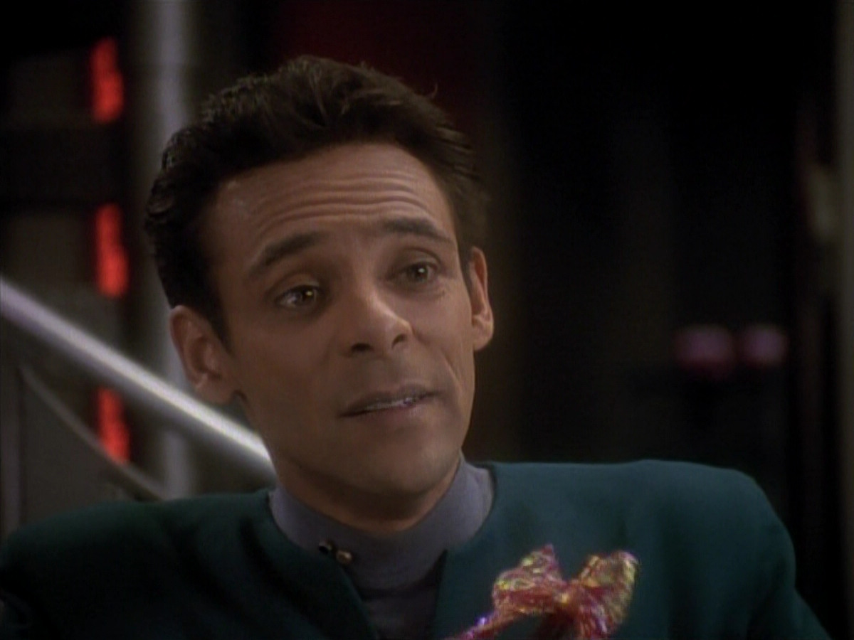 extant_StarTrek_DS9_3x18-DistantVoices_00067.jpg