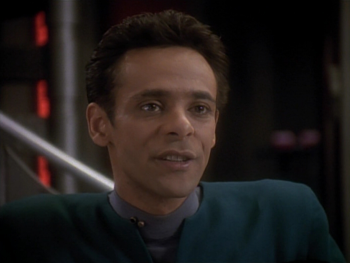 extant_StarTrek_DS9_3x18-DistantVoices_00142.jpg