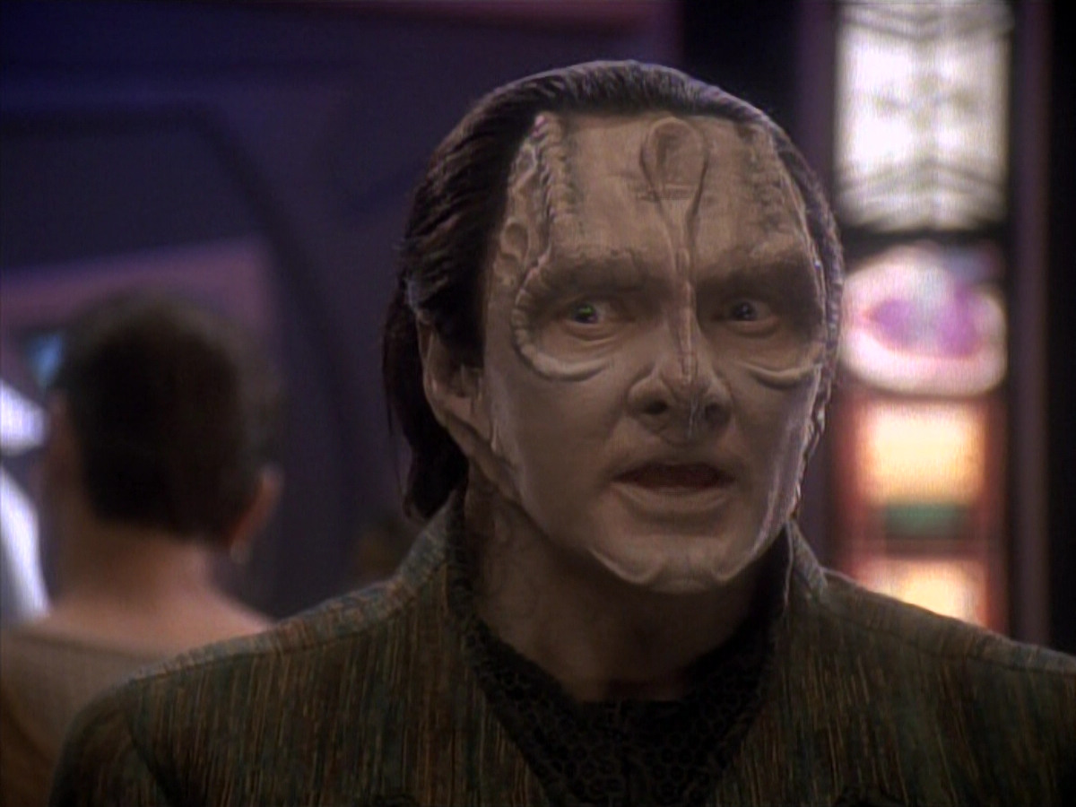 extant_StarTrek_DS9_3x18-DistantVoices_00145.jpg