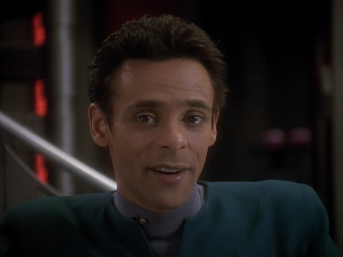 extant_StarTrek_DS9_3x18-DistantVoices_00153.jpg
