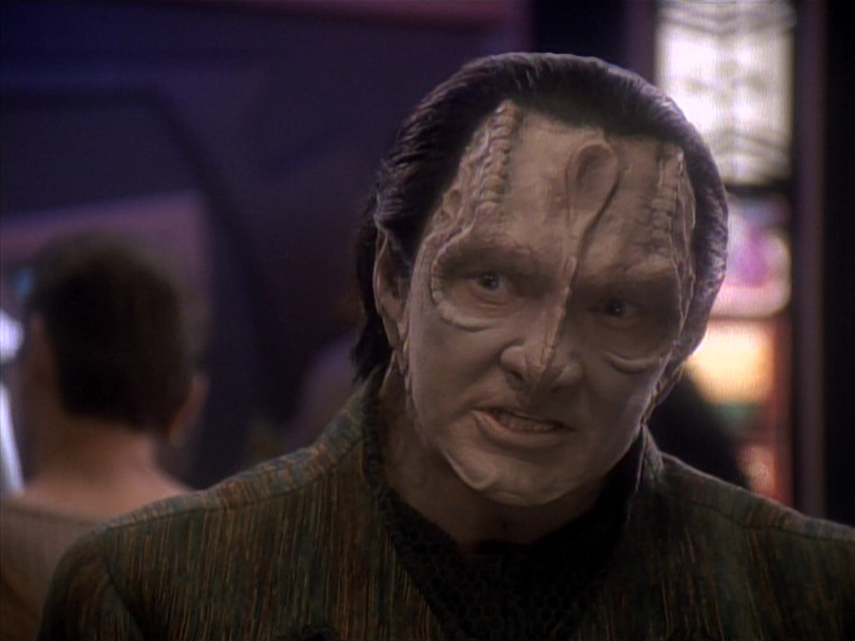 extant_StarTrek_DS9_3x18-DistantVoices_00170.jpg