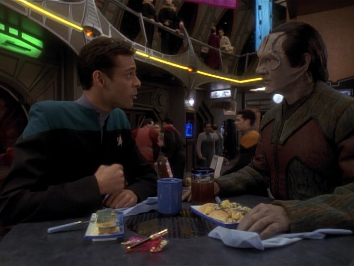 extant_StarTrek_DS9_3x18-DistantVoices_00181.jpg
