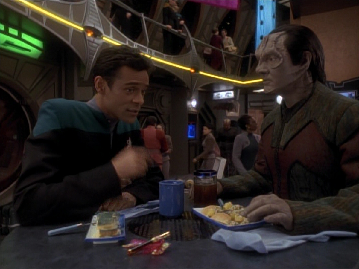 extant_StarTrek_DS9_3x18-DistantVoices_00185.jpg