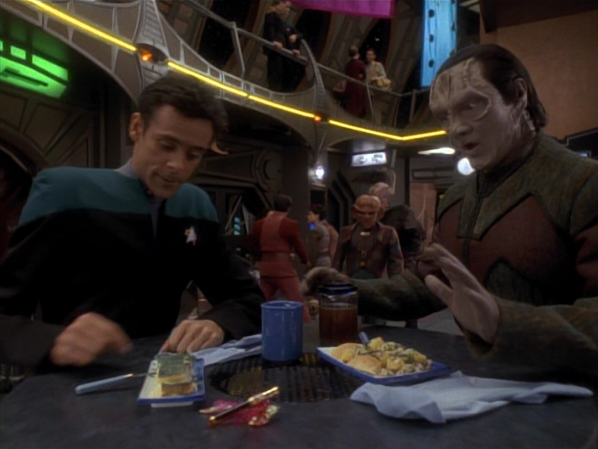 extant_StarTrek_DS9_3x18-DistantVoices_00190.jpg