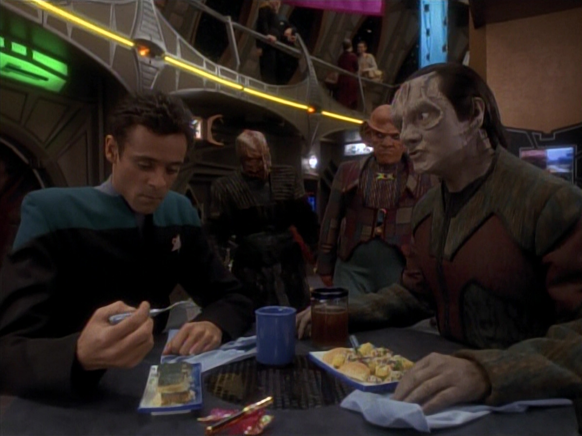 extant_StarTrek_DS9_3x18-DistantVoices_00193.jpg