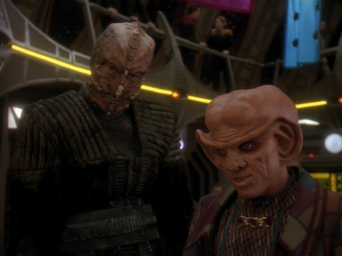 extant_StarTrek_DS9_3x18-DistantVoices_00213.jpg