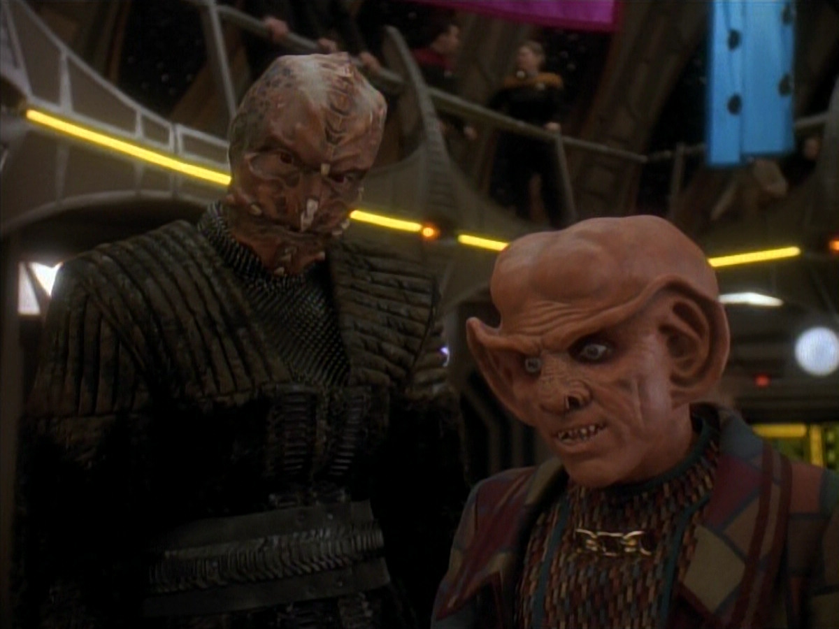 extant_StarTrek_DS9_3x18-DistantVoices_00218.jpg