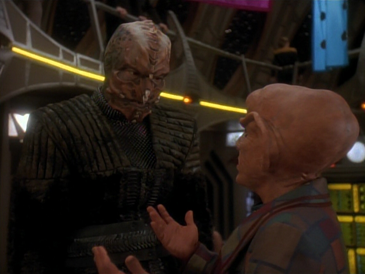 extant_StarTrek_DS9_3x18-DistantVoices_00242.jpg