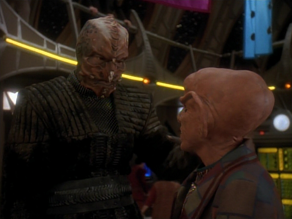 extant_StarTrek_DS9_3x18-DistantVoices_00244.jpg