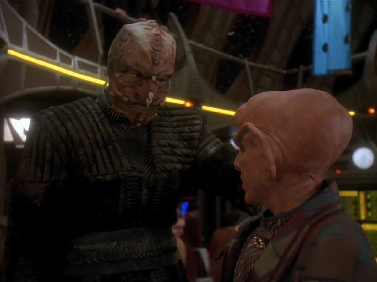 extant_StarTrek_DS9_3x18-DistantVoices_00245.jpg