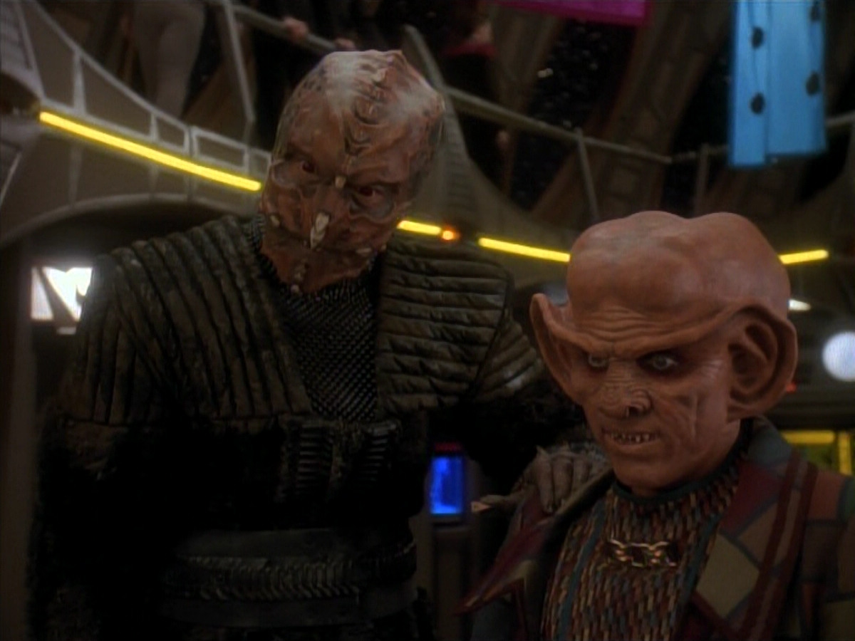 extant_StarTrek_DS9_3x18-DistantVoices_00251.jpg