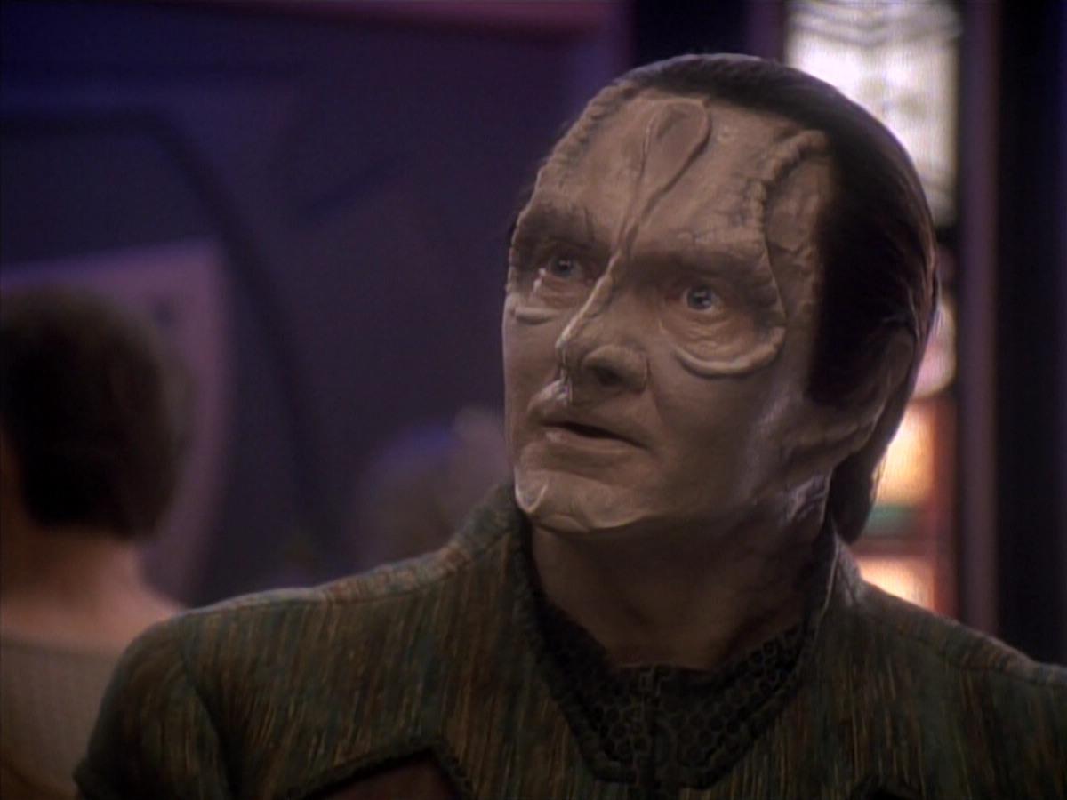extant_StarTrek_DS9_3x18-DistantVoices_00253.jpg