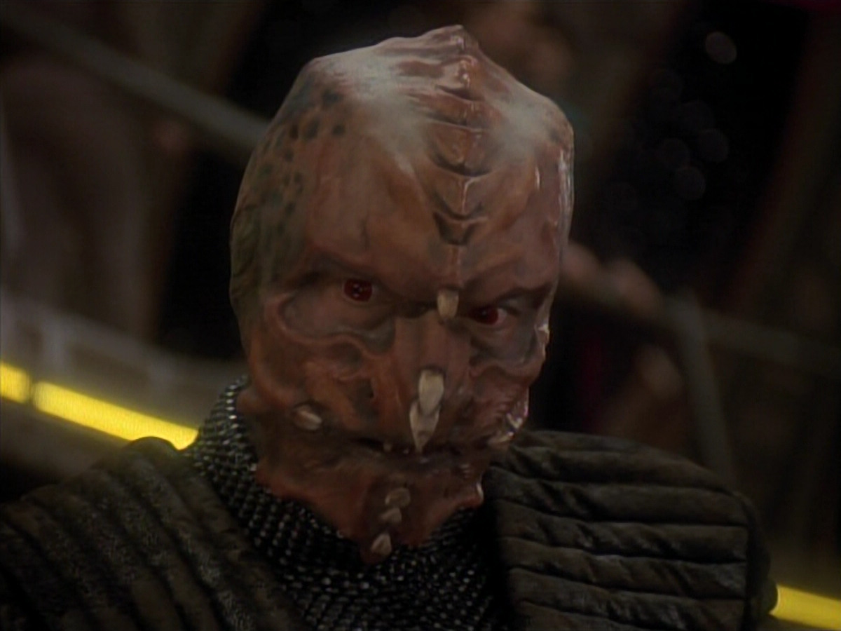 extant_StarTrek_DS9_3x18-DistantVoices_00264.jpg