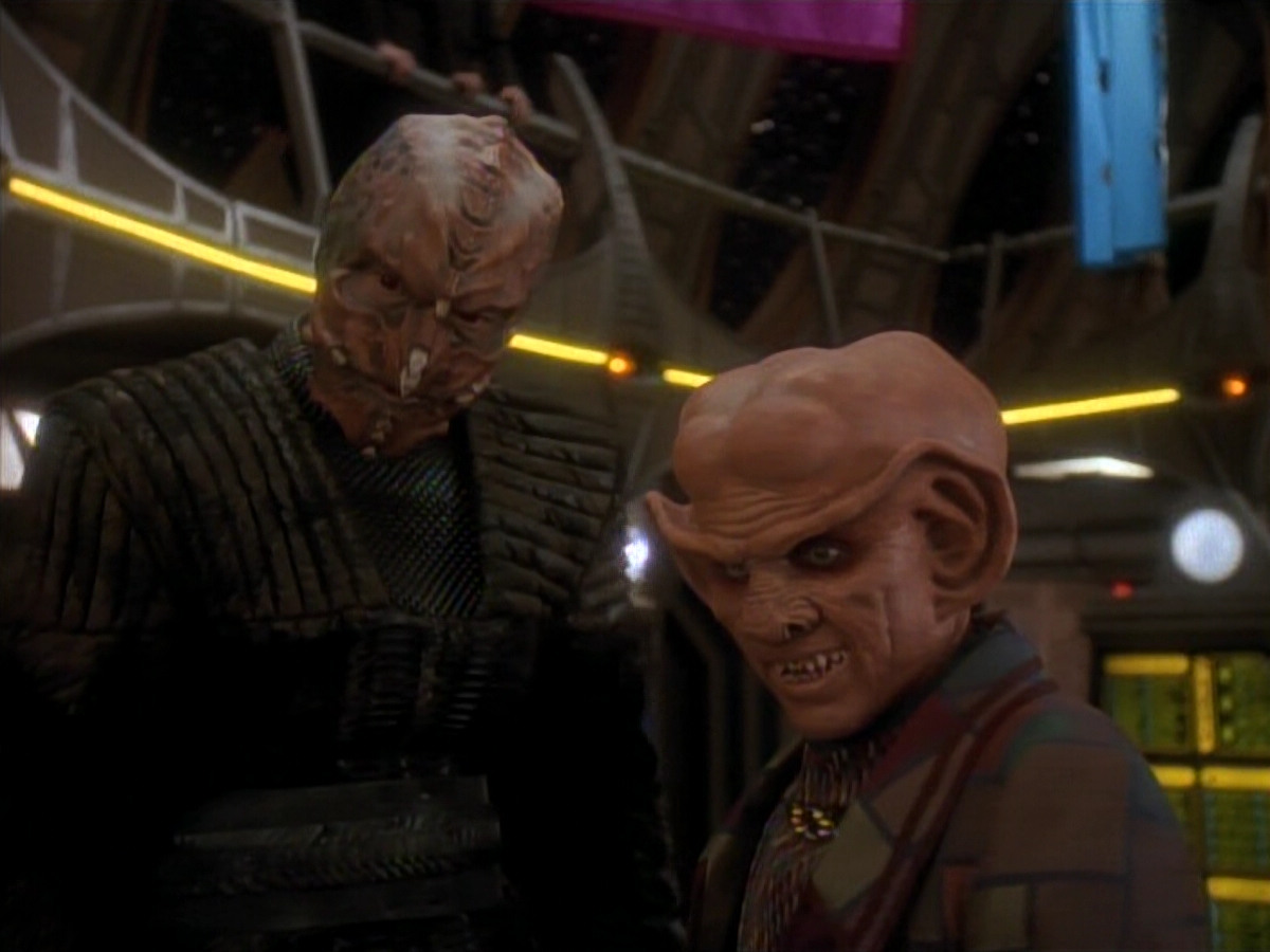 extant_StarTrek_DS9_3x18-DistantVoices_00285.jpg