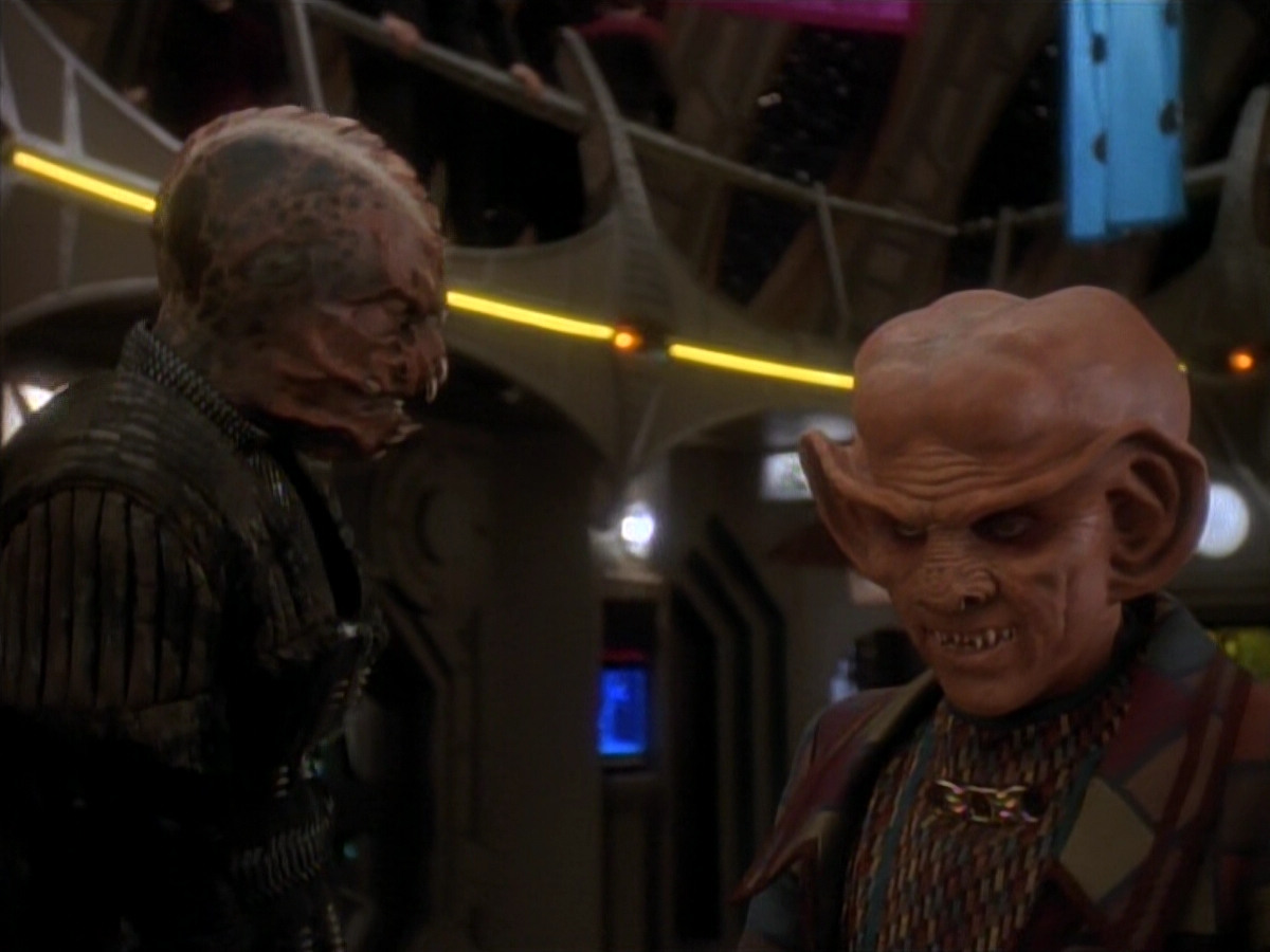 extant_StarTrek_DS9_3x18-DistantVoices_00287.jpg